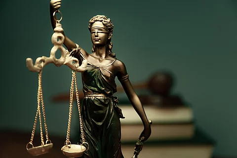 Justizia: Arzt wegen Abrechnungsbetrug vor Gericht