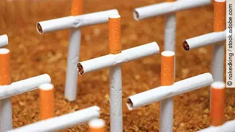Zigaretten als Kreuze