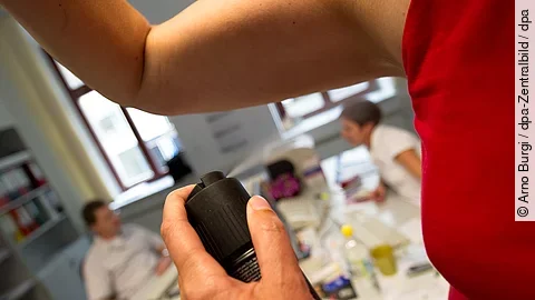 urn:newsml:dpa.com:20090101:251017-935-896810