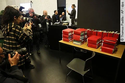 Gerichtssaal zum Prizess gegen Le Scouarnec: Die französische Ärztekammer räumte im Prozess gegen Joël Le Scouarnec eigenes Versagen ein – ein beispielloser Justizskandal erschüttert das Vertrauen in das Gesundheitssystem.