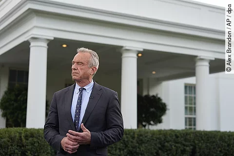 urn:newsml:dpa.com:20090101:251121-935-970853