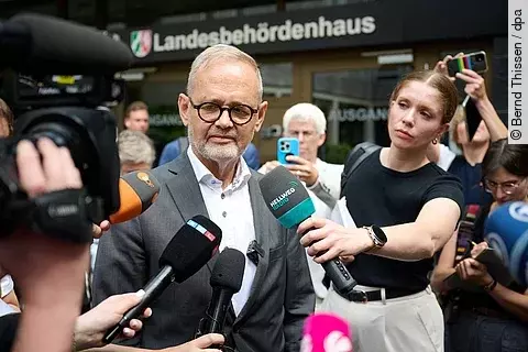 urn:newsml:dpa.com:20090101:260205-935-1129472