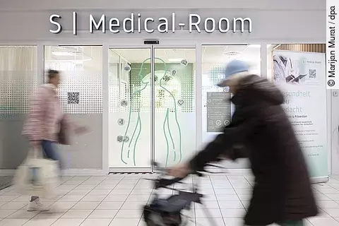 urn:newsml:dpa.com:20090101:251114-935-954326