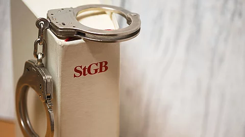 handcuffs on german penal code called stgb (focus on letters)