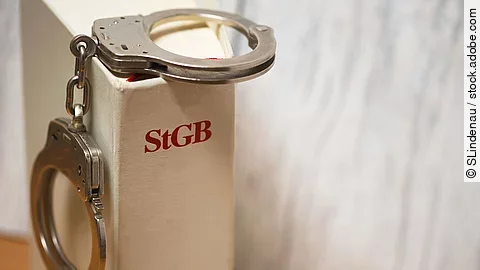 handcuffs on german penal code called stgb (focus on letters)