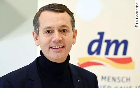 urn:newsml:dpa.com:20090101:251212-935-1016328