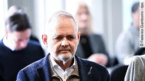 urn:newsml:dpa.com:20090101:260205-911-015262