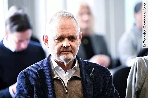 urn:newsml:dpa.com:20090101:260205-911-015262