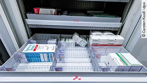 urn:newsml:dpa.com:20090101:251107-935-940128